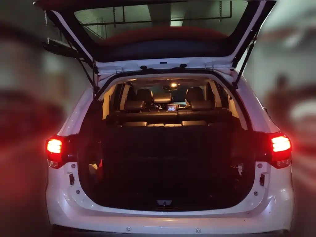 Mitsubishi Outlander 2018 2018 2.4L 4WD Luxury Edition 7-seater