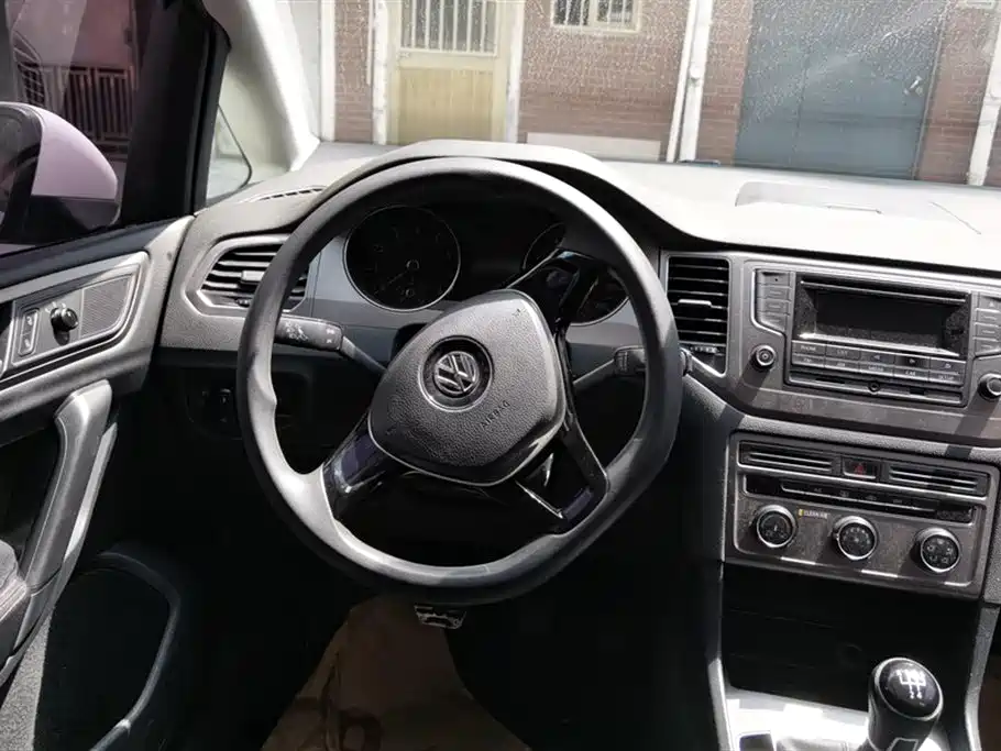 Volkswagen Golf Sportsvan 2016 1.6L Manual Comfort фото 15