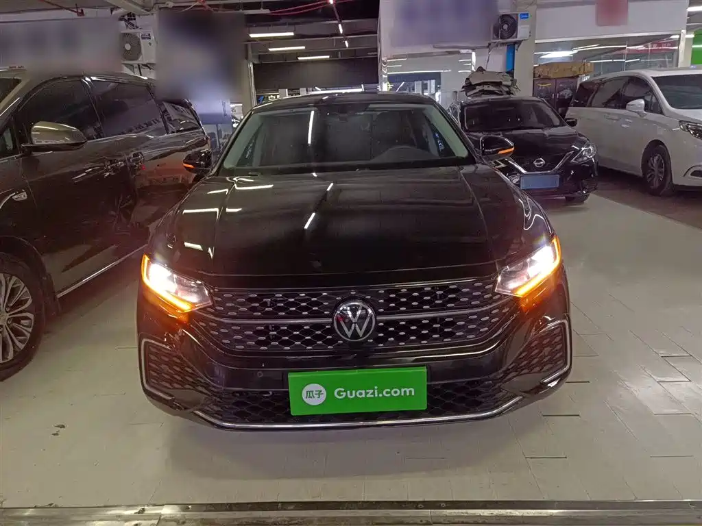 Volkswagen Passat 2022 330TSI Starlight Elite Edition фото 3