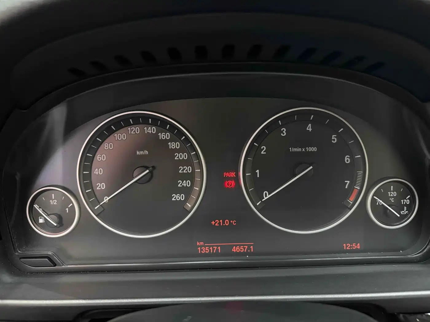 BMW 5 Series 2014 525Li Leading фото 40