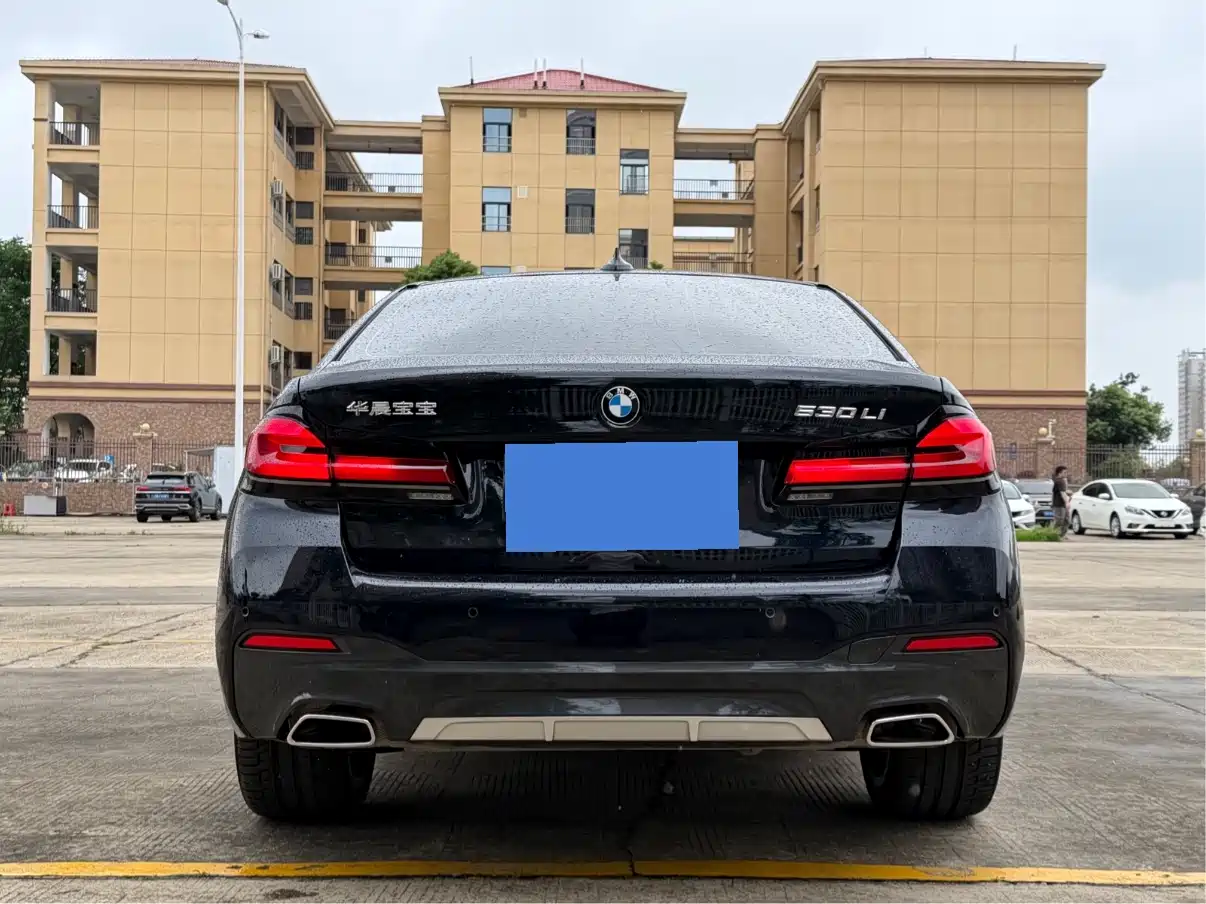 BMW 5 Series 2023 530Li Premium M Sport Package фото 12