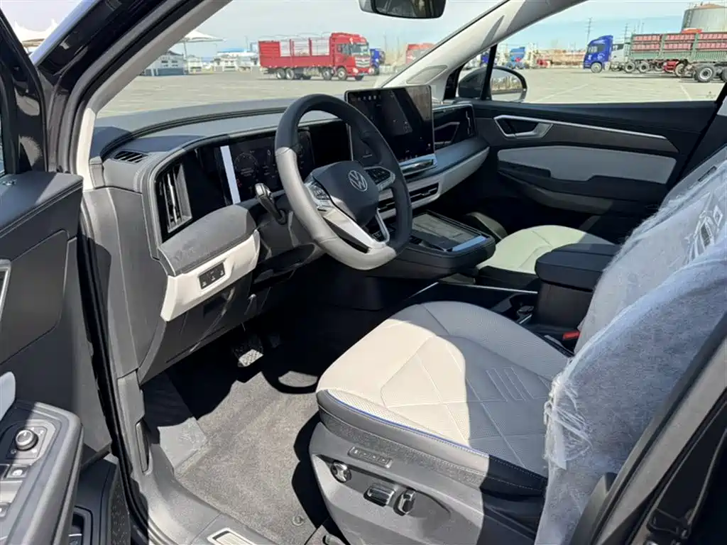 Volkswagen Talagon 2025 450TSI R-Line 6-Seater фото 16