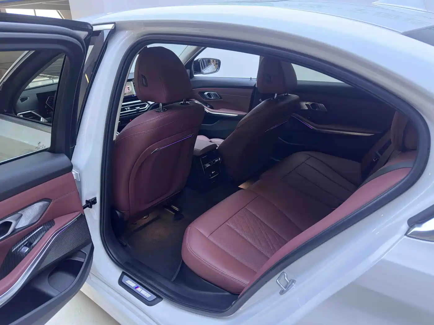 BMW 3 Series 2023 320Li M Sport Package фото 10