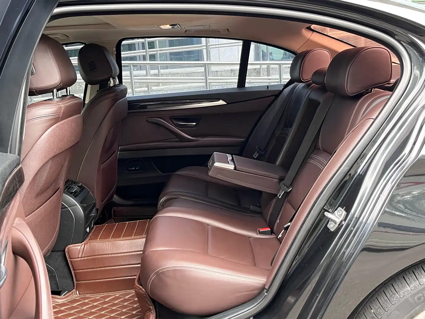BMW 5 Series 2014 525Li Luxury Design Package фото 6