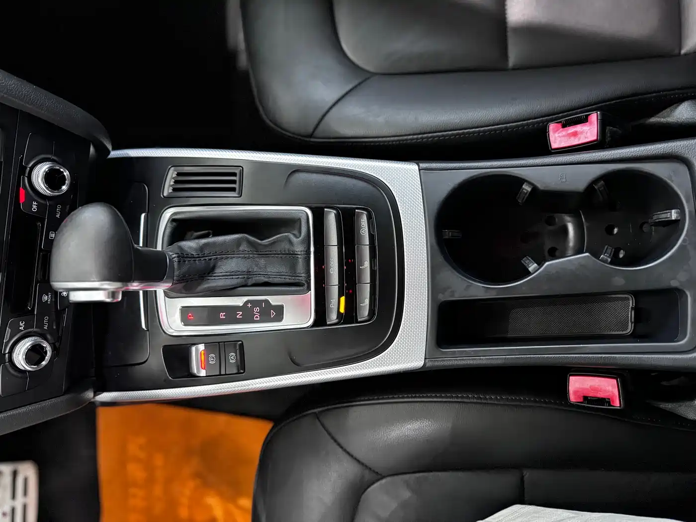 Audi A4L 2015 45 TFSI quattro Individual Sport фото 18