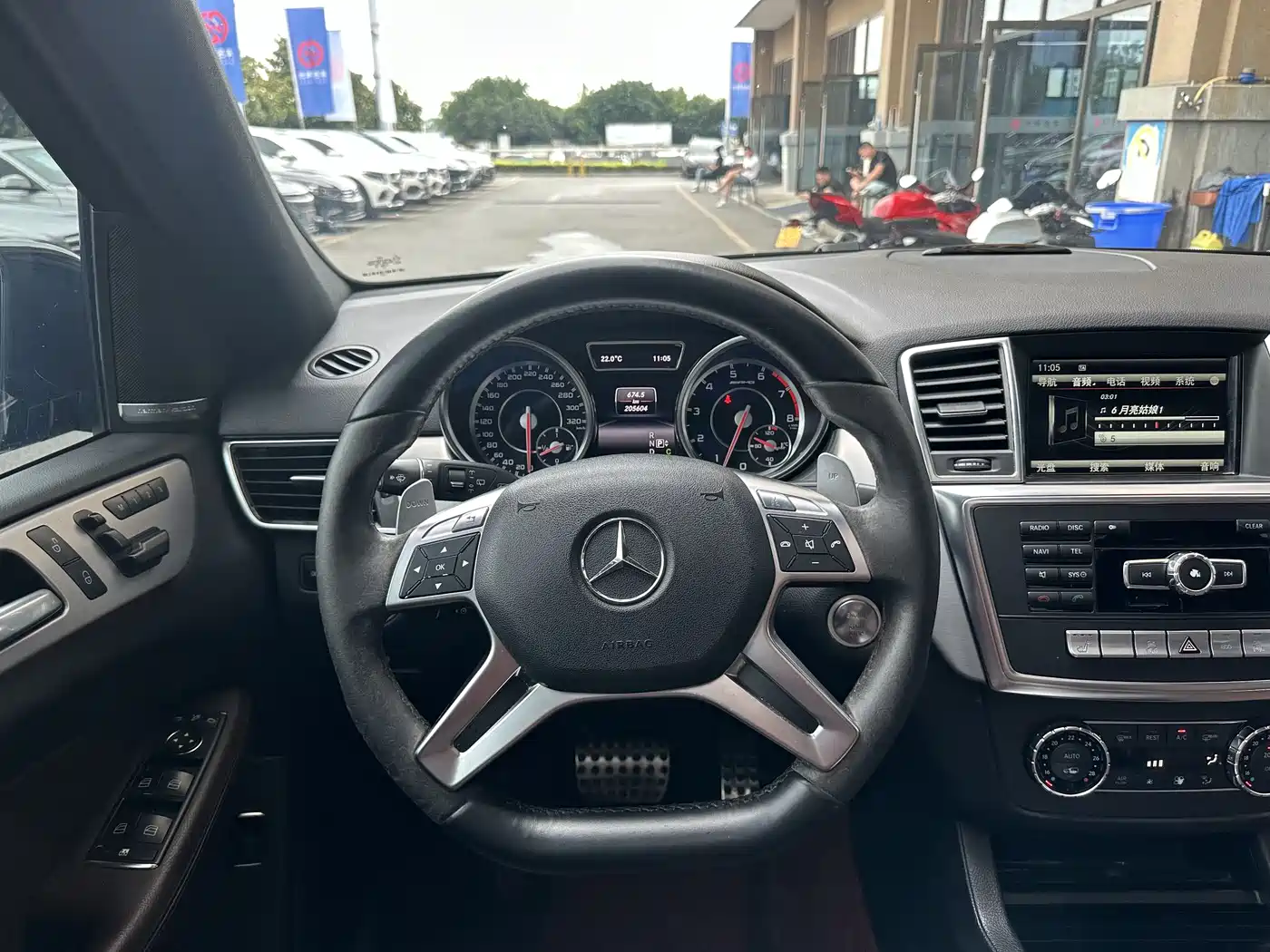 Mercedes-Benz M-Class AMG 2014 AMG ML 63 фото 11