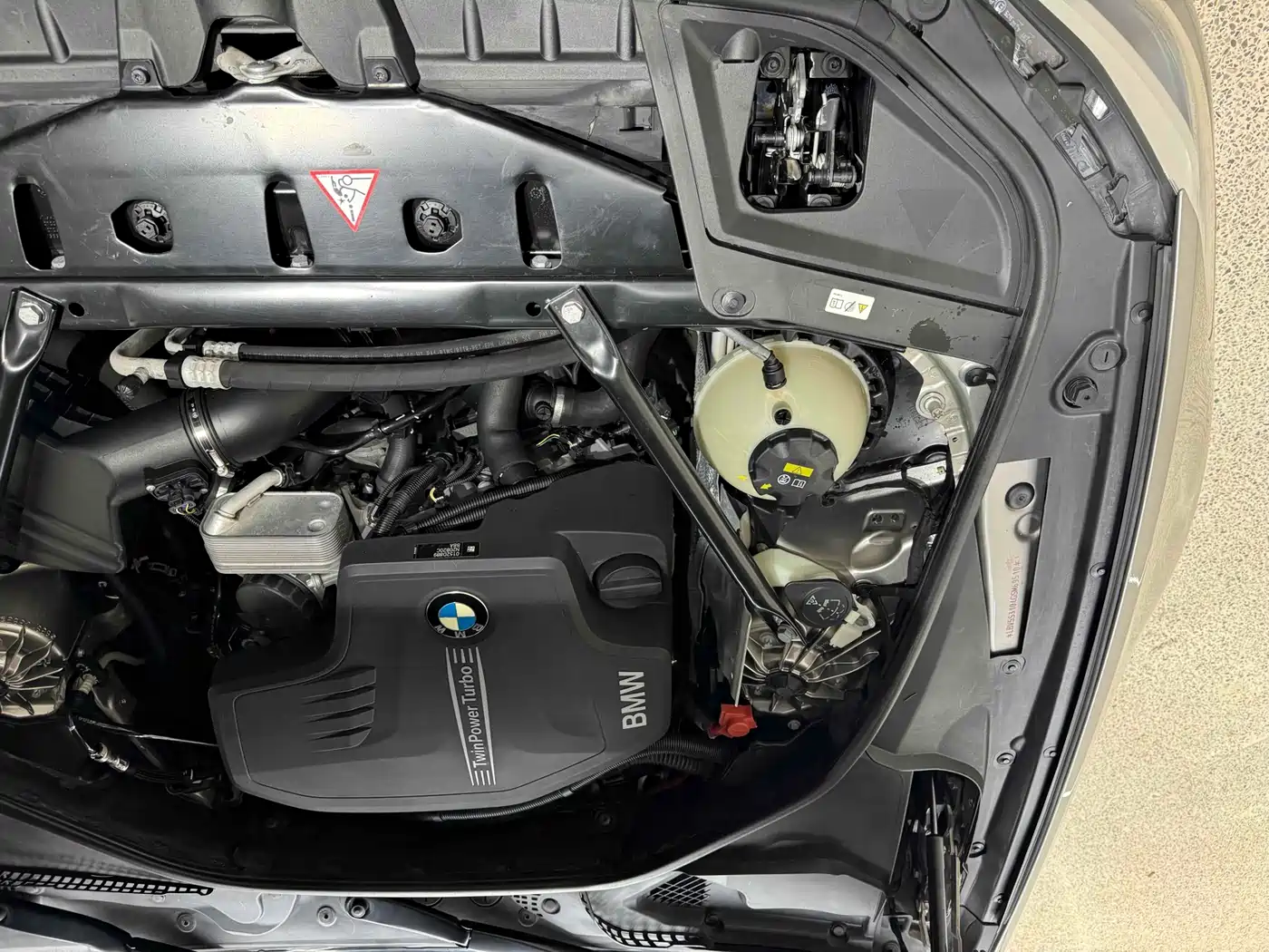 BMW 5 Series 2014 525Li Leading фото 37