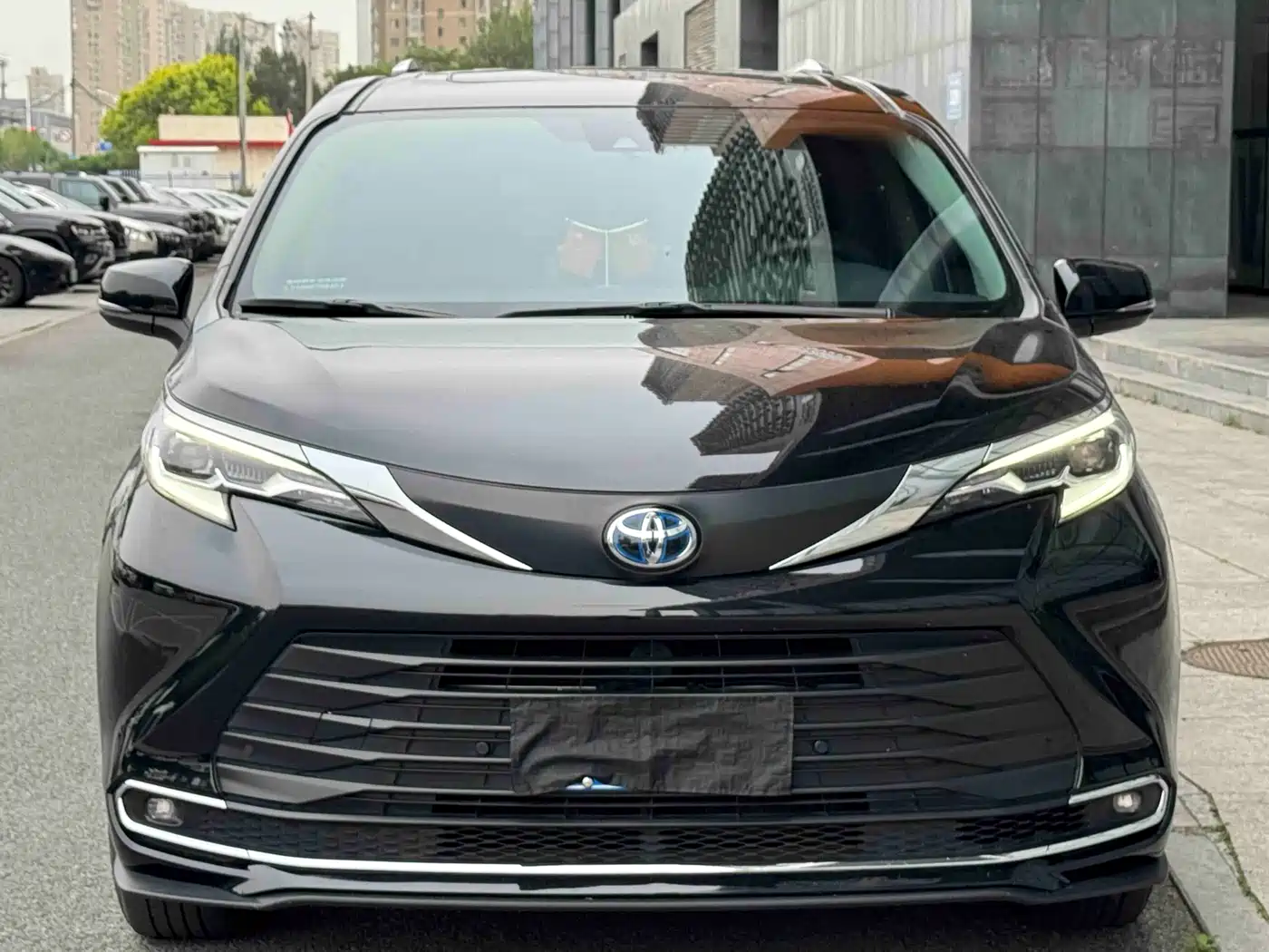 Toyota Sienna 2023 2.5L Hybrid Comfort Edition