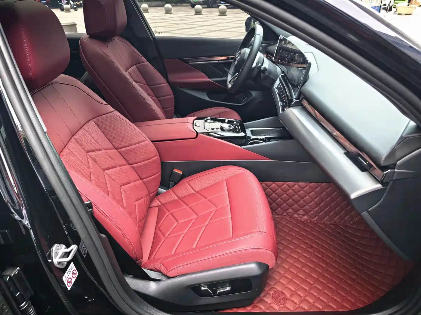 BMW 5 Series 2024 530Li Leading M Sport Package фото 12