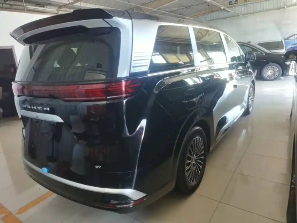 Denza D9 2026 2024 EV 620 Premium