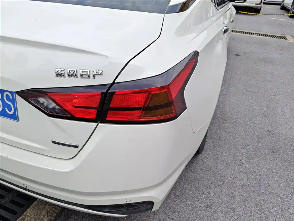 Photo 8 - Nissan Teana
