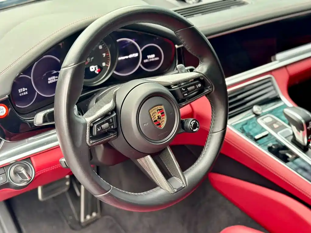 Фото 19 - Porsche Panamera