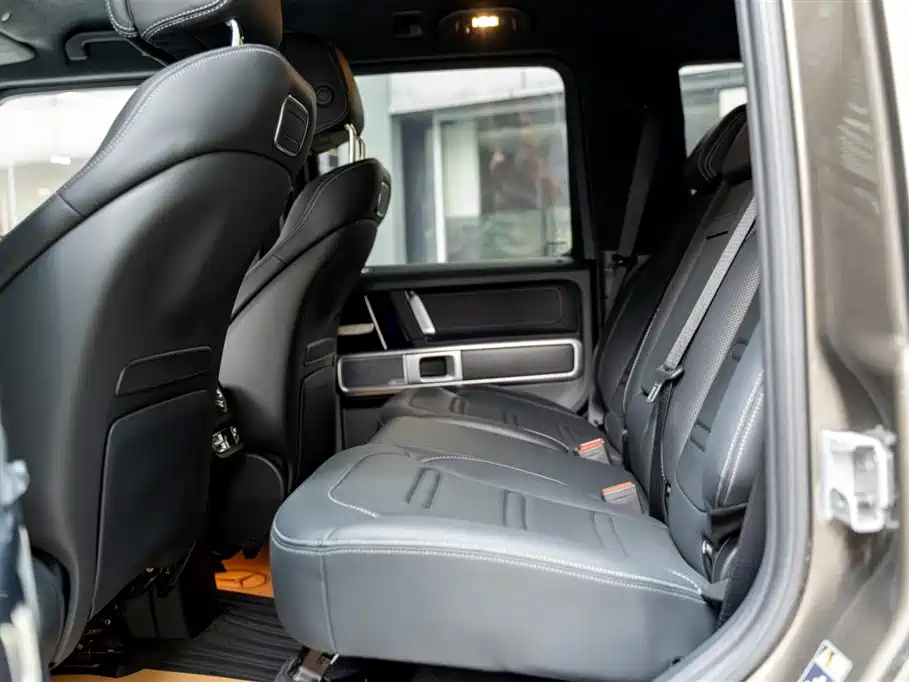 Mercedes-Benz G-Class 2024 G 500 фото 11