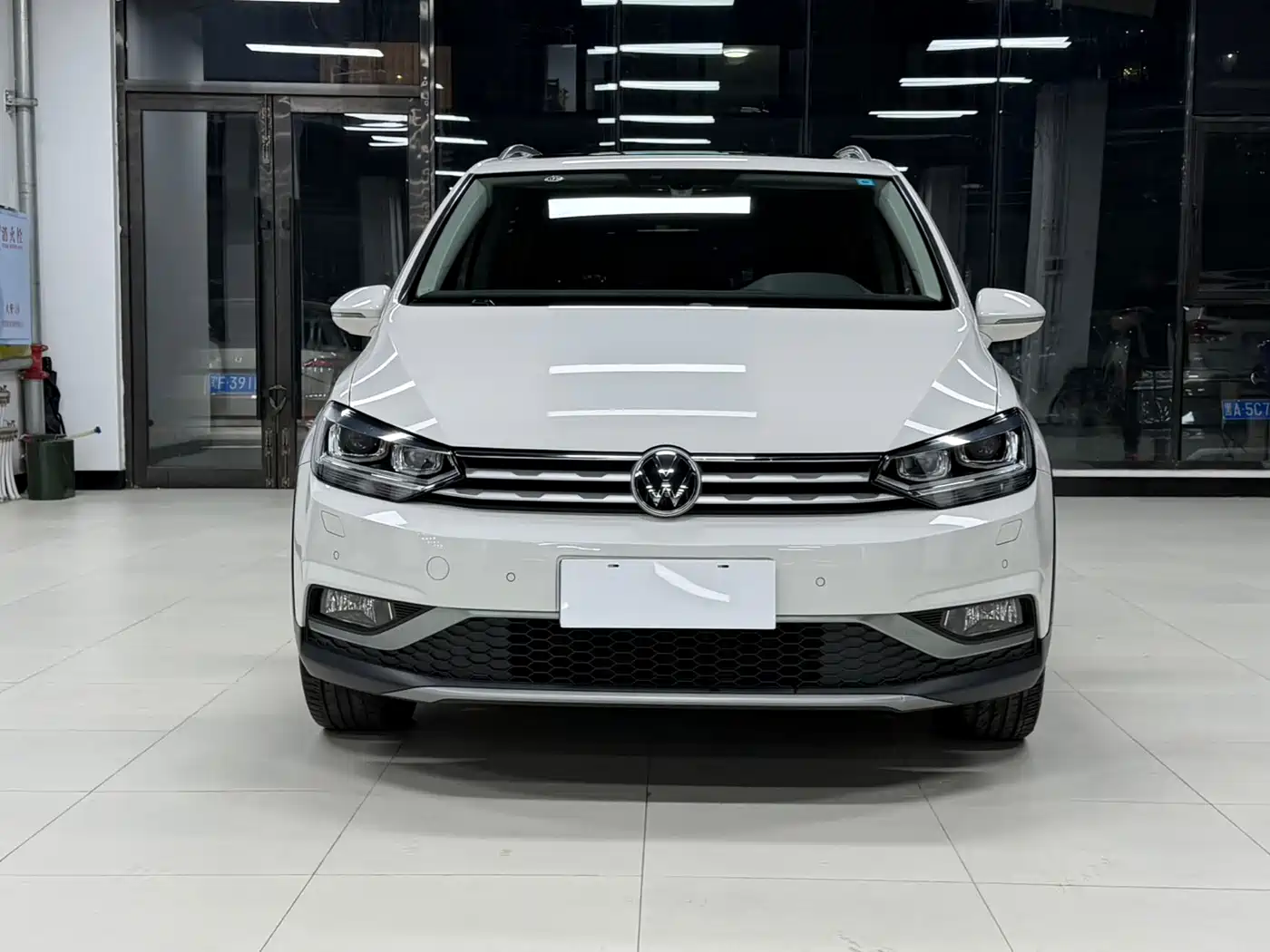 Volkswagen Touran 2022 Touran L 280TSI DSG Frontier Edition 7-seater фото 2