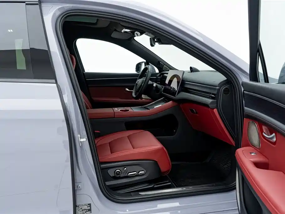 AITO Wenjie AITO M5 2025 Extended Range Ultra AWD фото 16