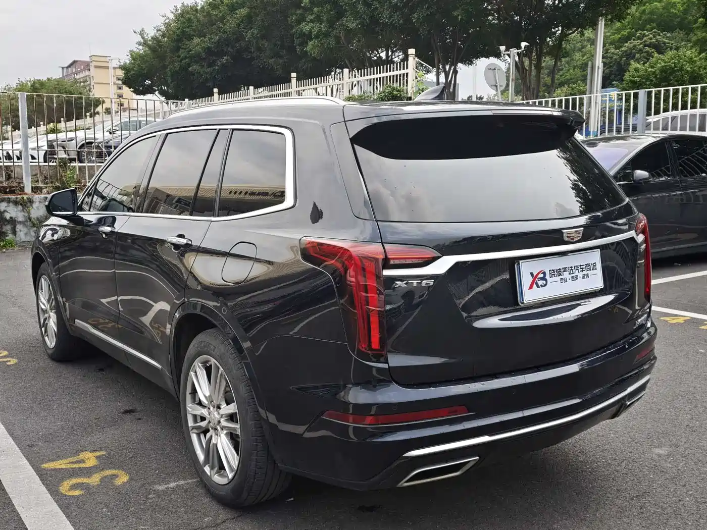 CADILLAC XT6