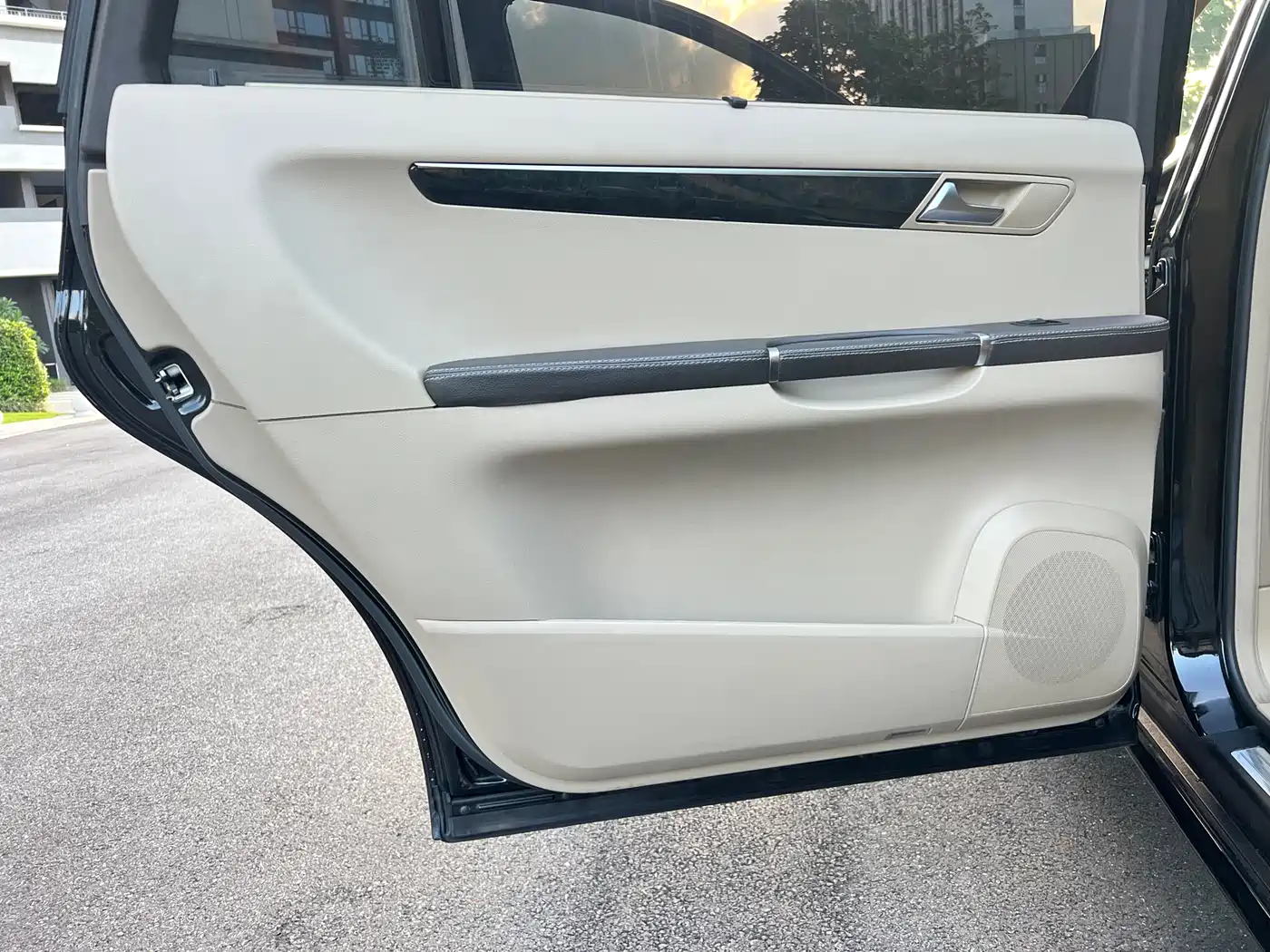 Mercedes-Benz R-Class 2017 R 320 4MATIC Business Collector's Edition фото 39