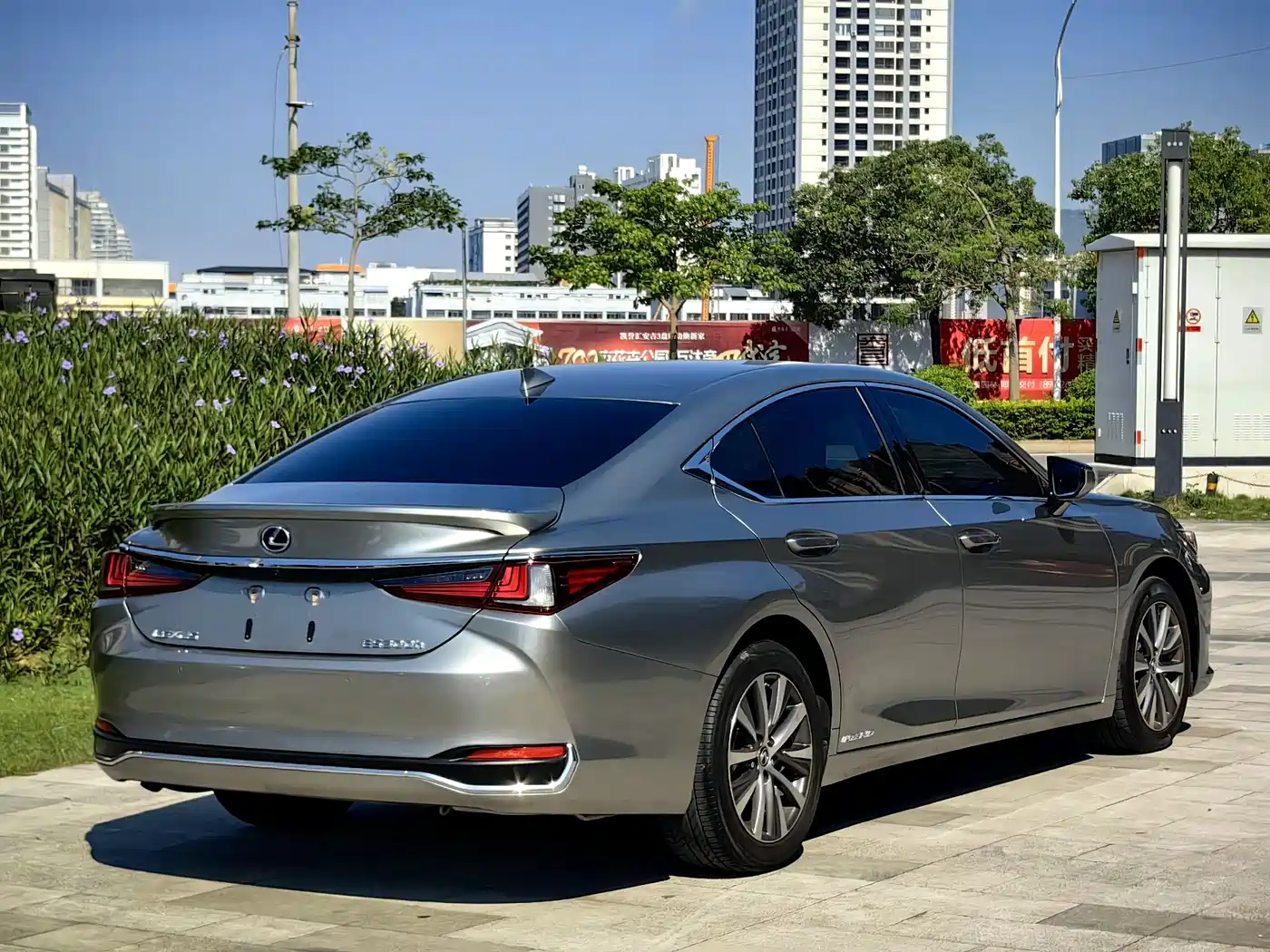 Lexus ES 2021 300h Excellence Edition фото 4