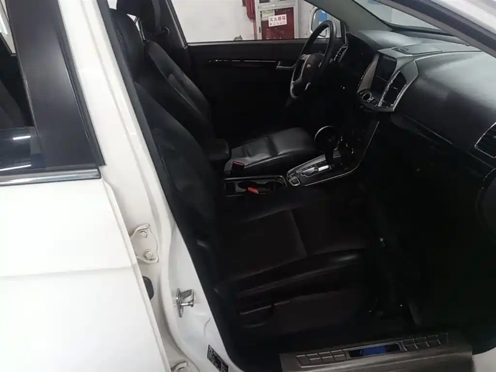 Chevrolet Captiva 2017 2.4L 2WD Luxury Edition 7-Seater фото 25