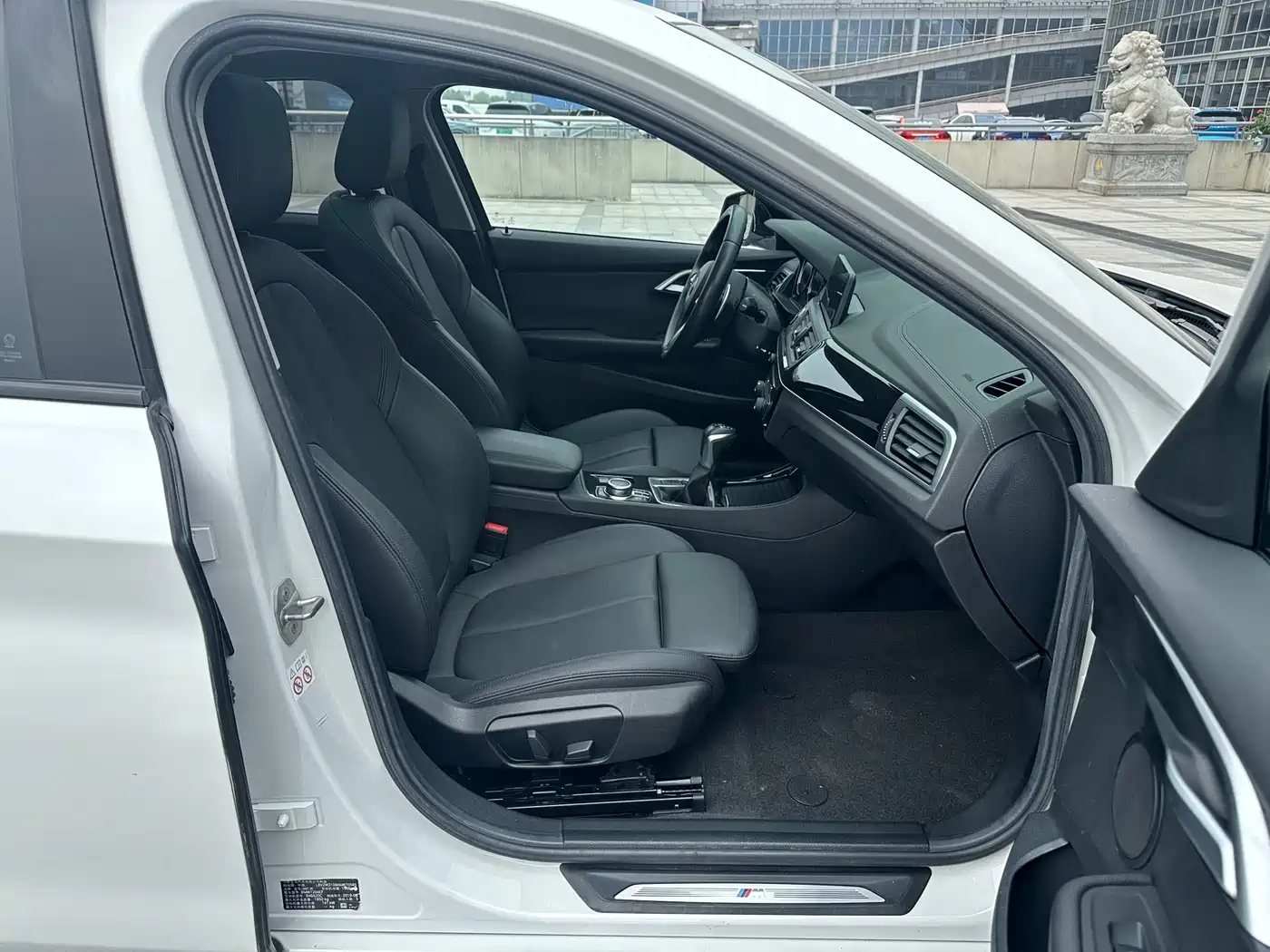 BMW 1 Series 2019 120i Leading M Sport Package фото 14
