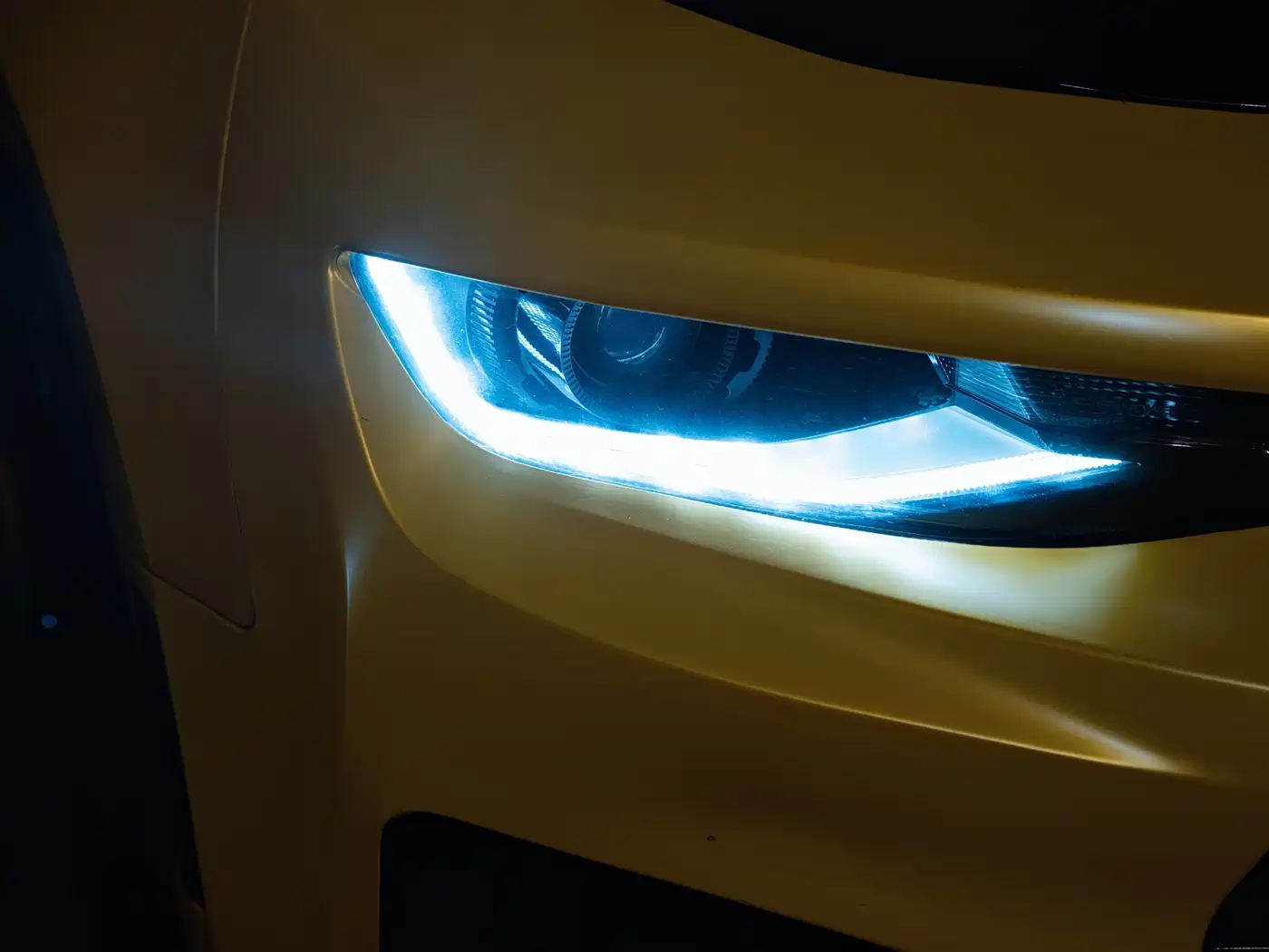 Chevrolet Camaro 2017 2.0T RS фото 2