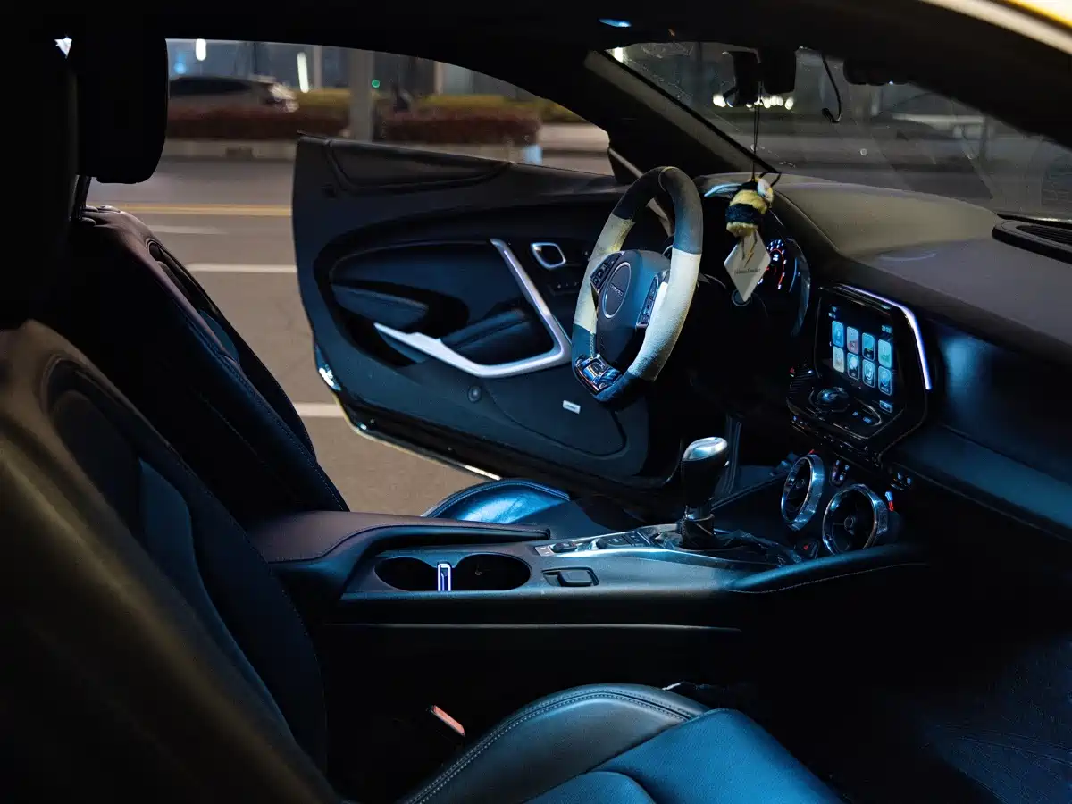 Chevrolet Camaro 2017 2.0T RS фото 10