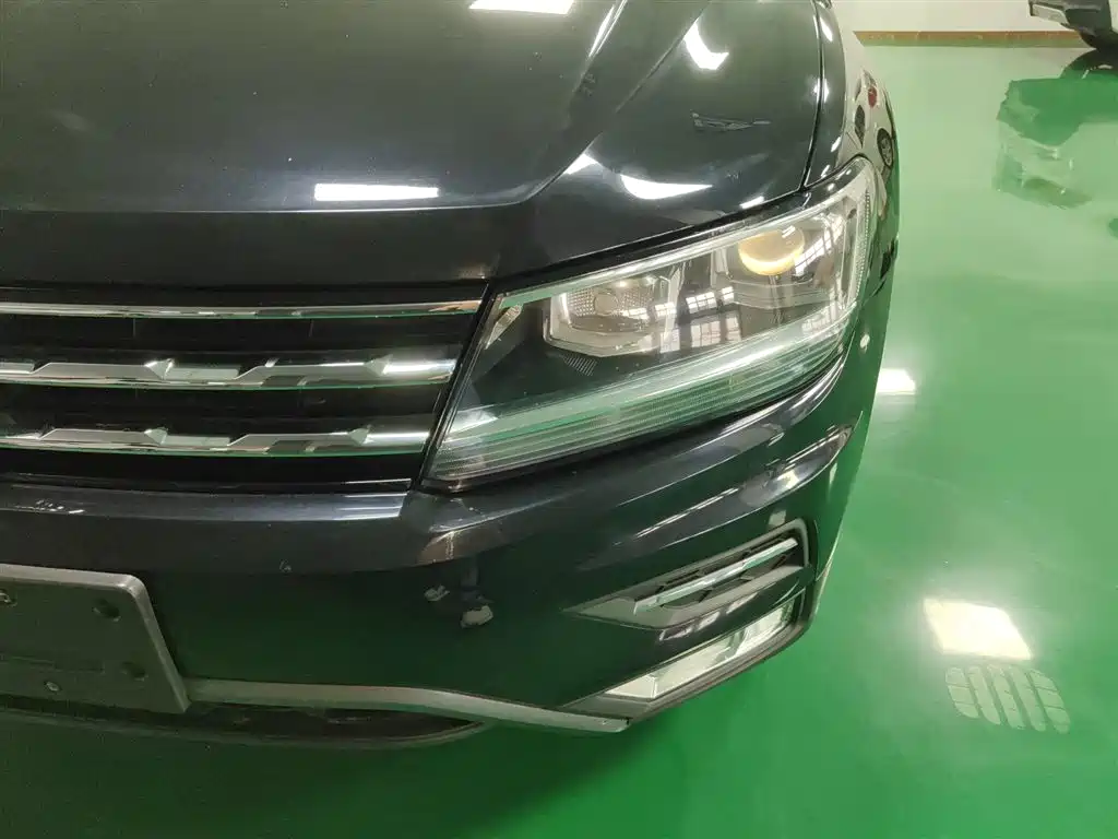 Volkswagen Tiguan L 2018 330TSI Automatic 2WD Luxury Edition фото 18