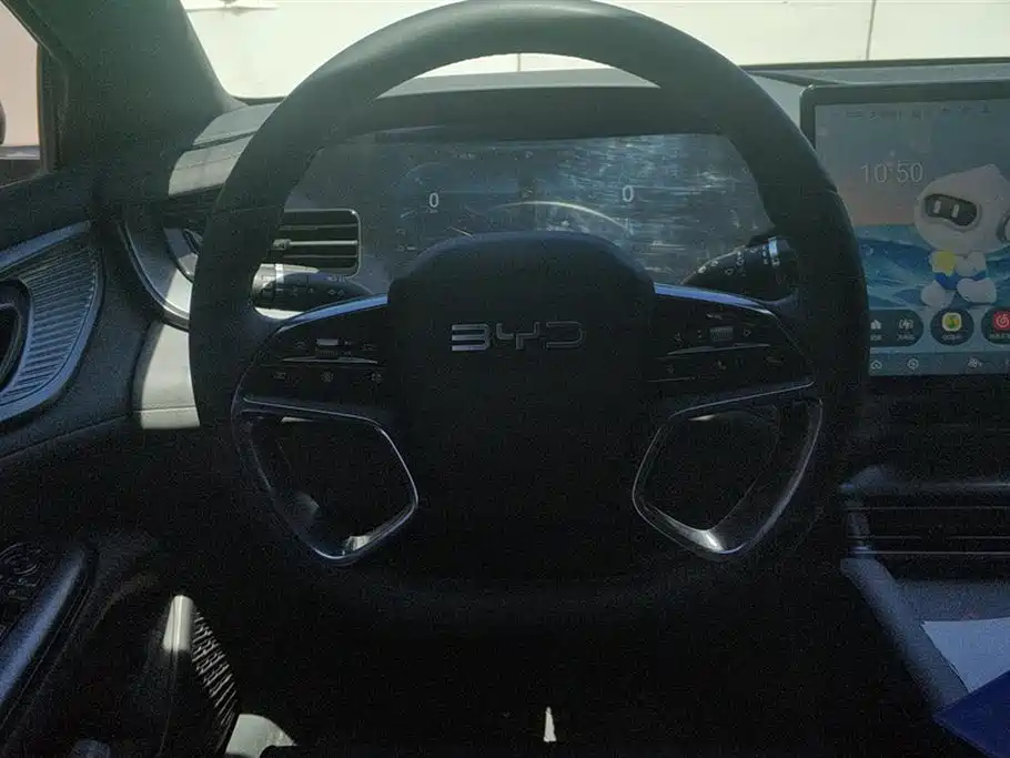 BYD Seal 2024 Glory Edition DM-i 1.5L 121km Luxury фото 15