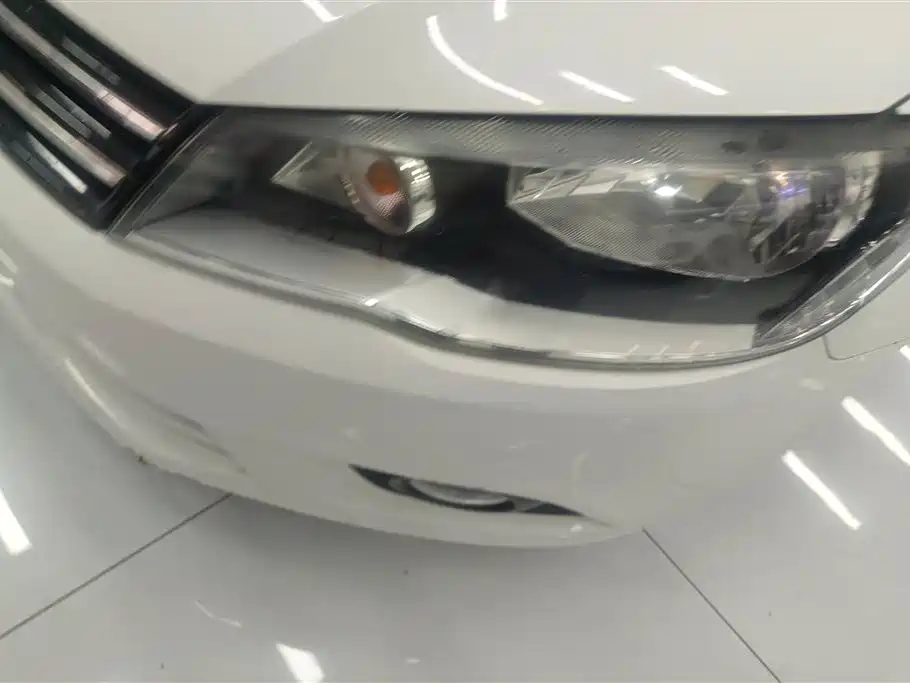 Volkswagen Jetta 2015 1.6L Auto Comfort фото 5