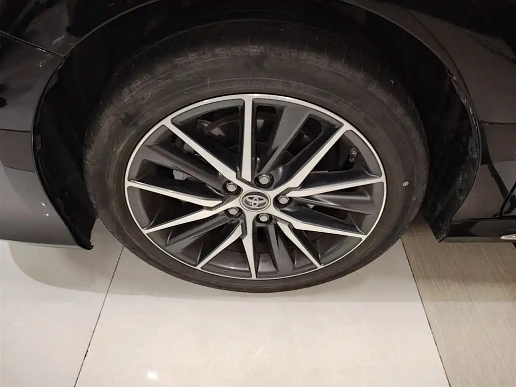 Toyota Camry 2023 2.5G Luxury Edition фото 23