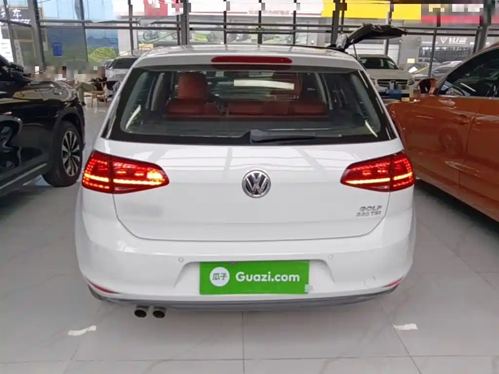Volkswagen Golf 2016 230TSI Automatic Comfort фото 6