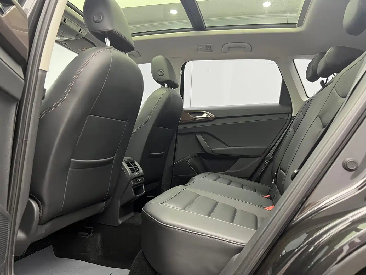 Volkswagen Tharu, миниатюра 8
