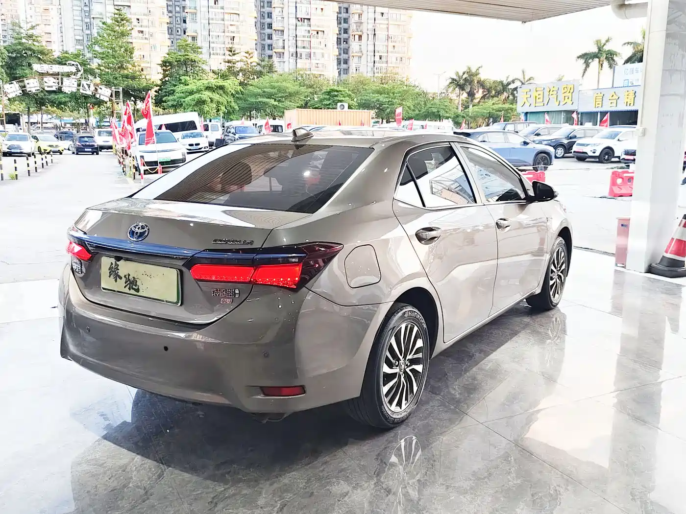 Toyota Corolla Twin Engine E+ 2020 1.8L E-CVT Comfort Edition фото 4