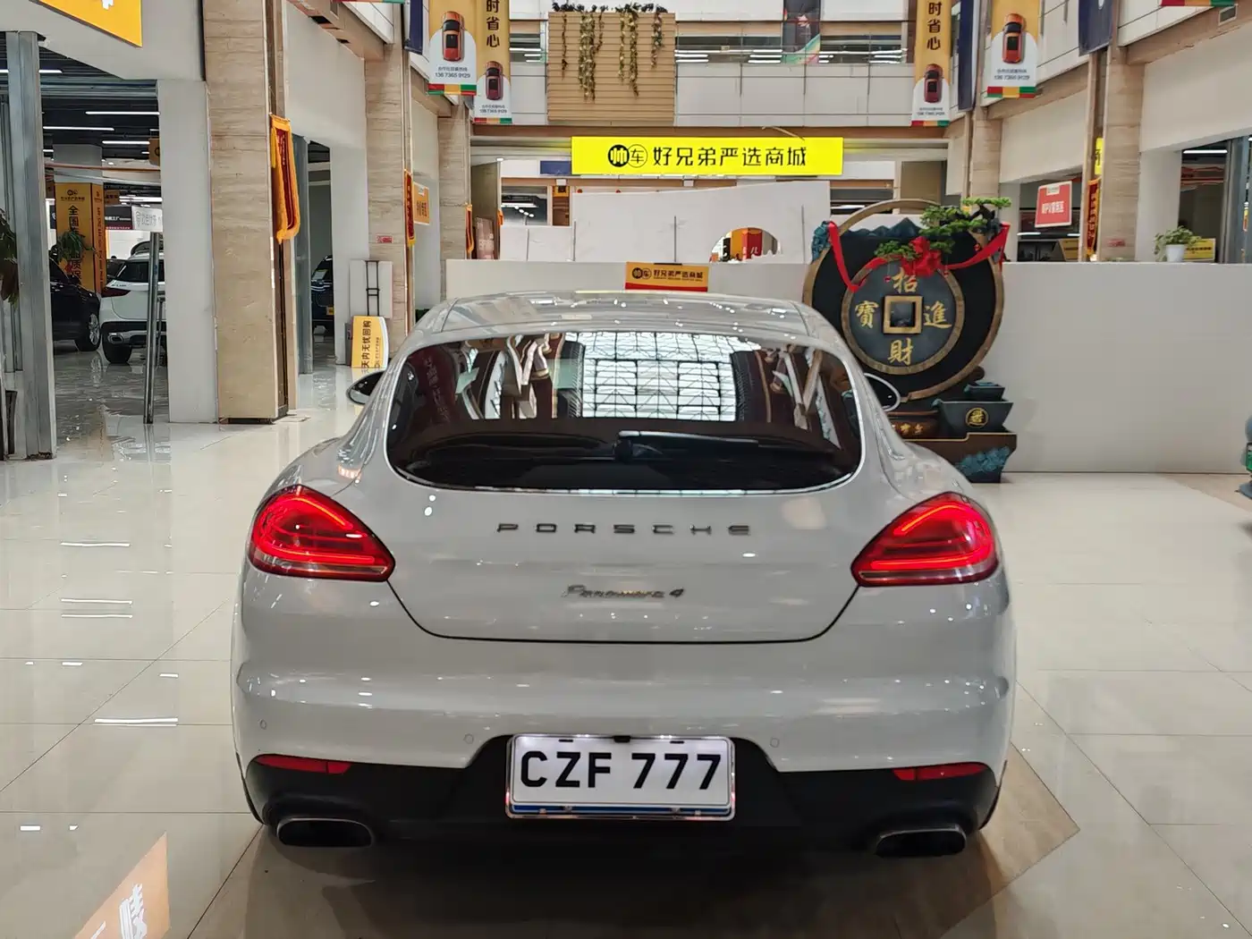 Фото 8 - Porsche Panamera