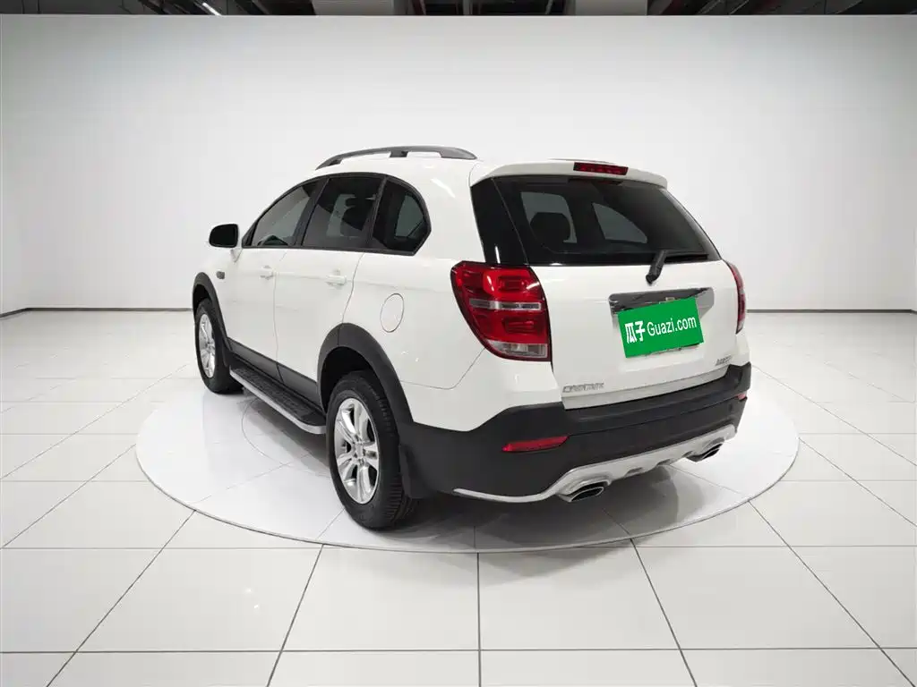 Chevrolet Captiva 2015 2.4L 2WD Urban Edition 5-seater фото 5