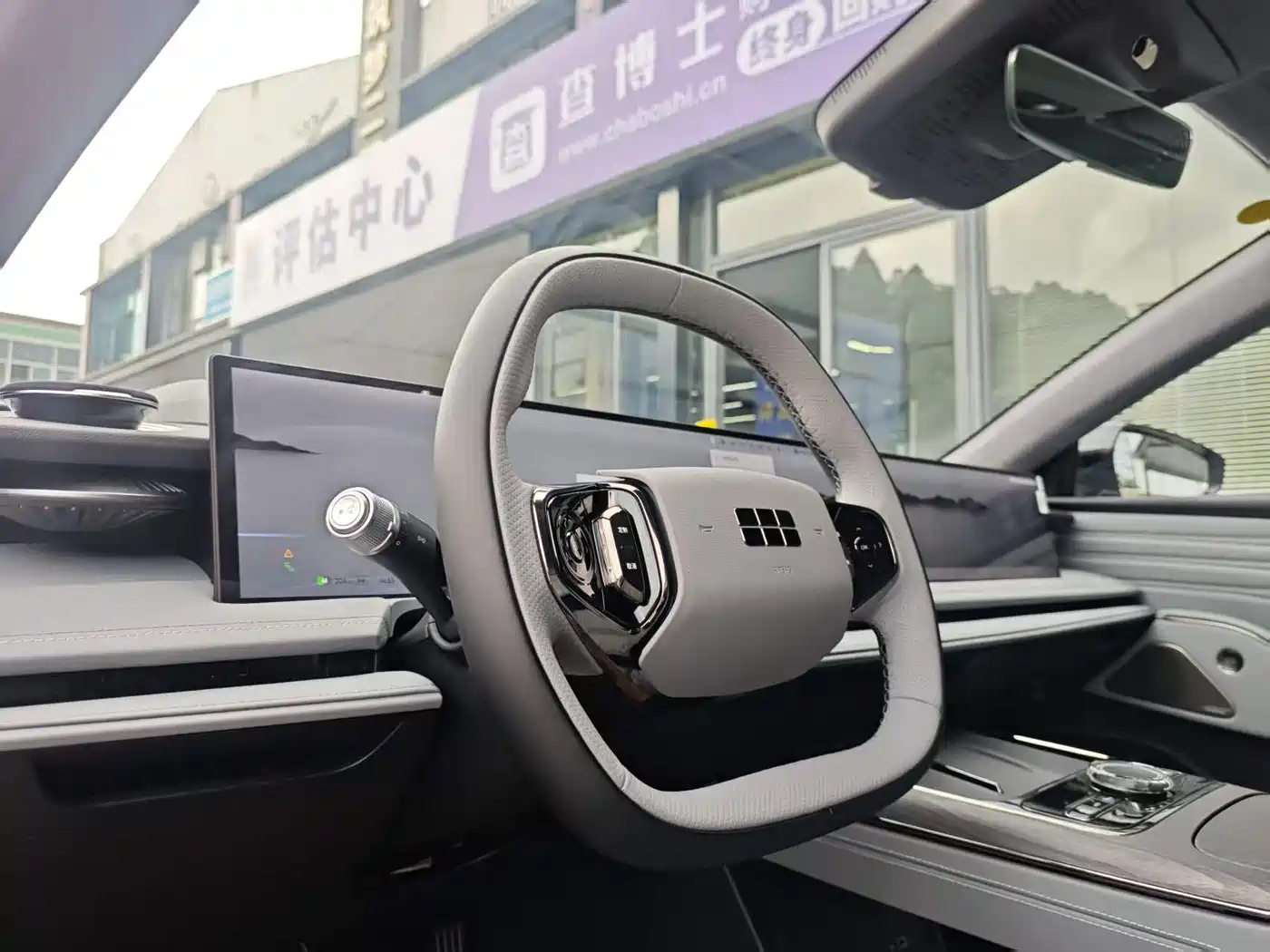 Geely Galaxy Galaxy E8 2025 700km Long Voyage Smart Drive Edition фото 15