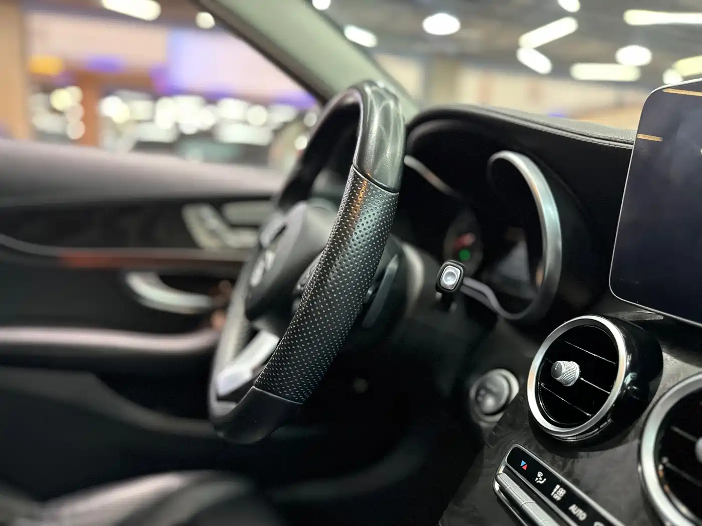 Mercedes-Benz C-Class 2015 C 300 L Sport фото 37