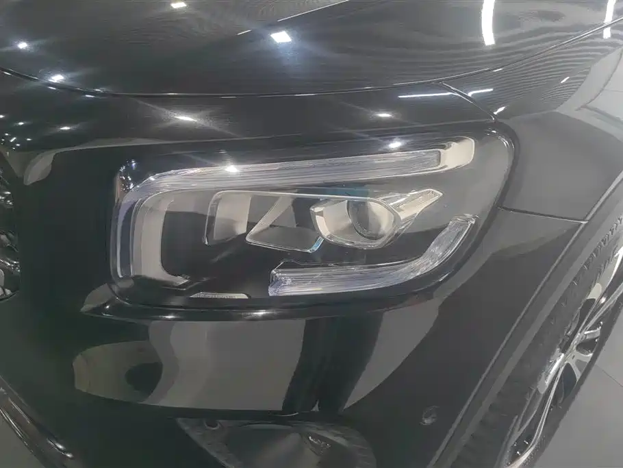 Mercedes-Benz GLB 2023 GLB 220 4MATIC фото 5