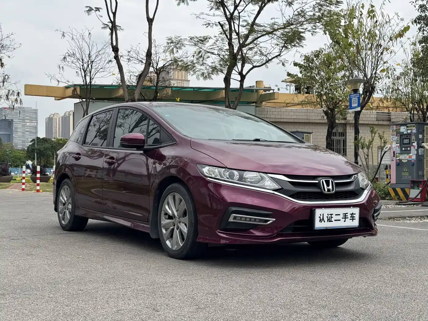 Photo 3 - Honda Jade