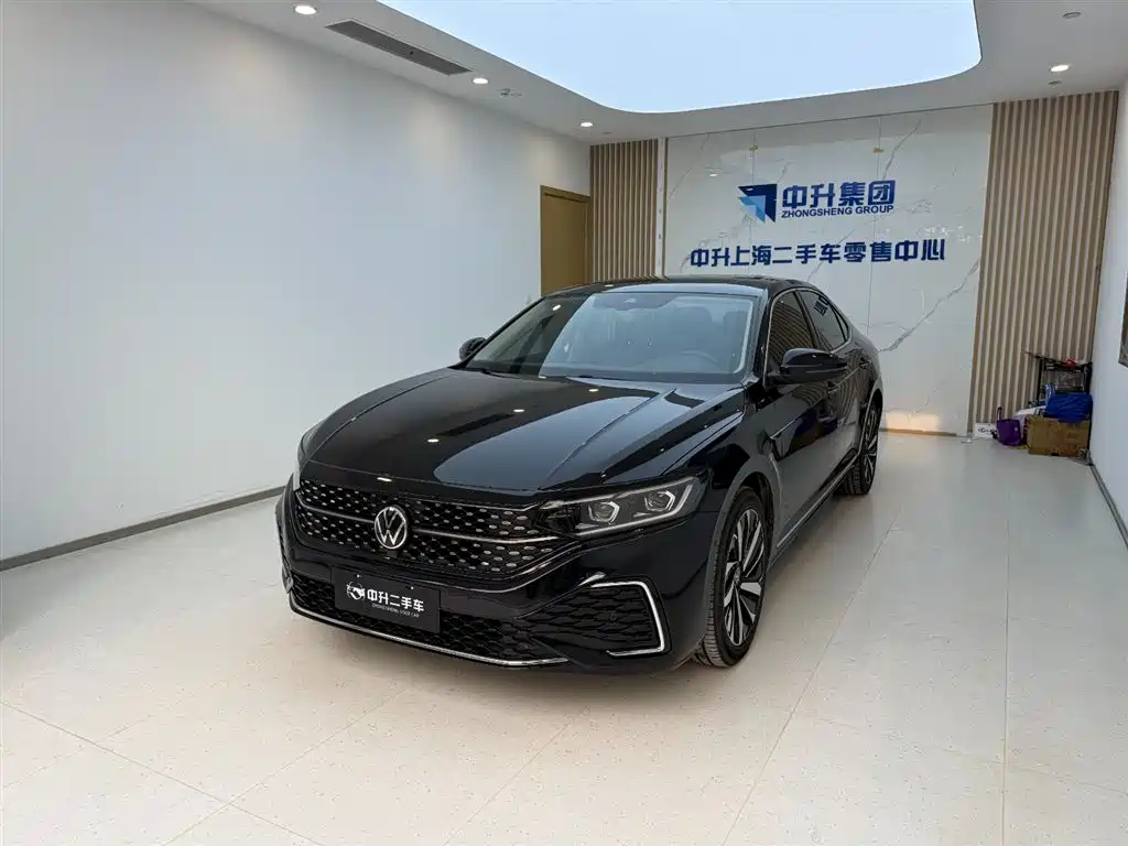 Volkswagen Passat 2022 330TSI Starlight Luxury Edition