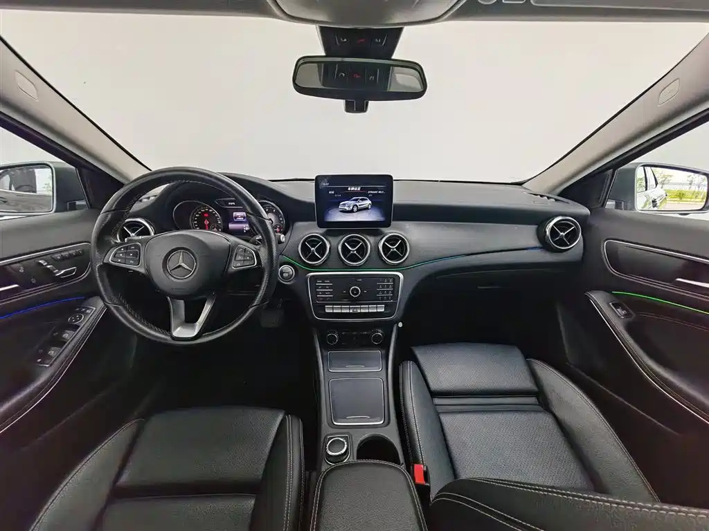 Mercedes-Benz GLA 2018 GLA 200 Fashion фото 5