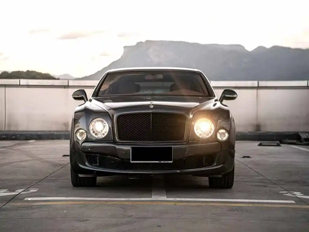 Bentley Mulsanne 2013 6.8T Mulliner Special Edition фото 2