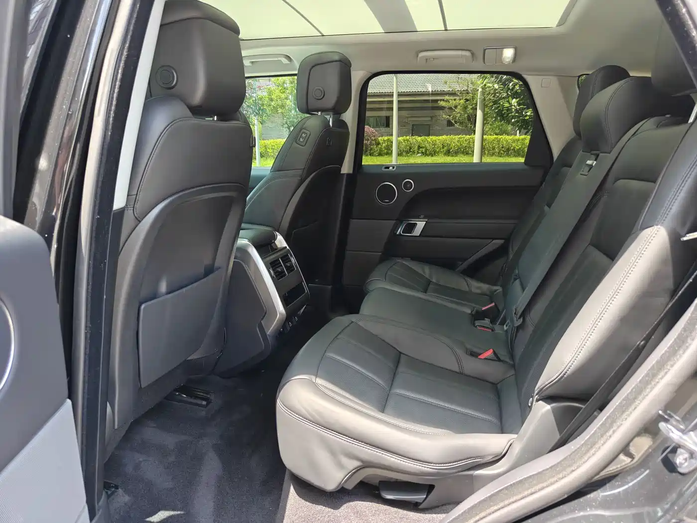 Land Rover Range Rover Sport PHEV 2022 P400e SE фото 10