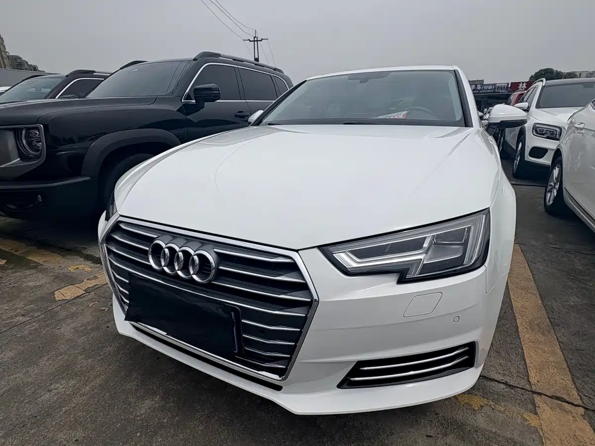 Audi A4L 2018 30th Anniversary 40 TFSI Progressive