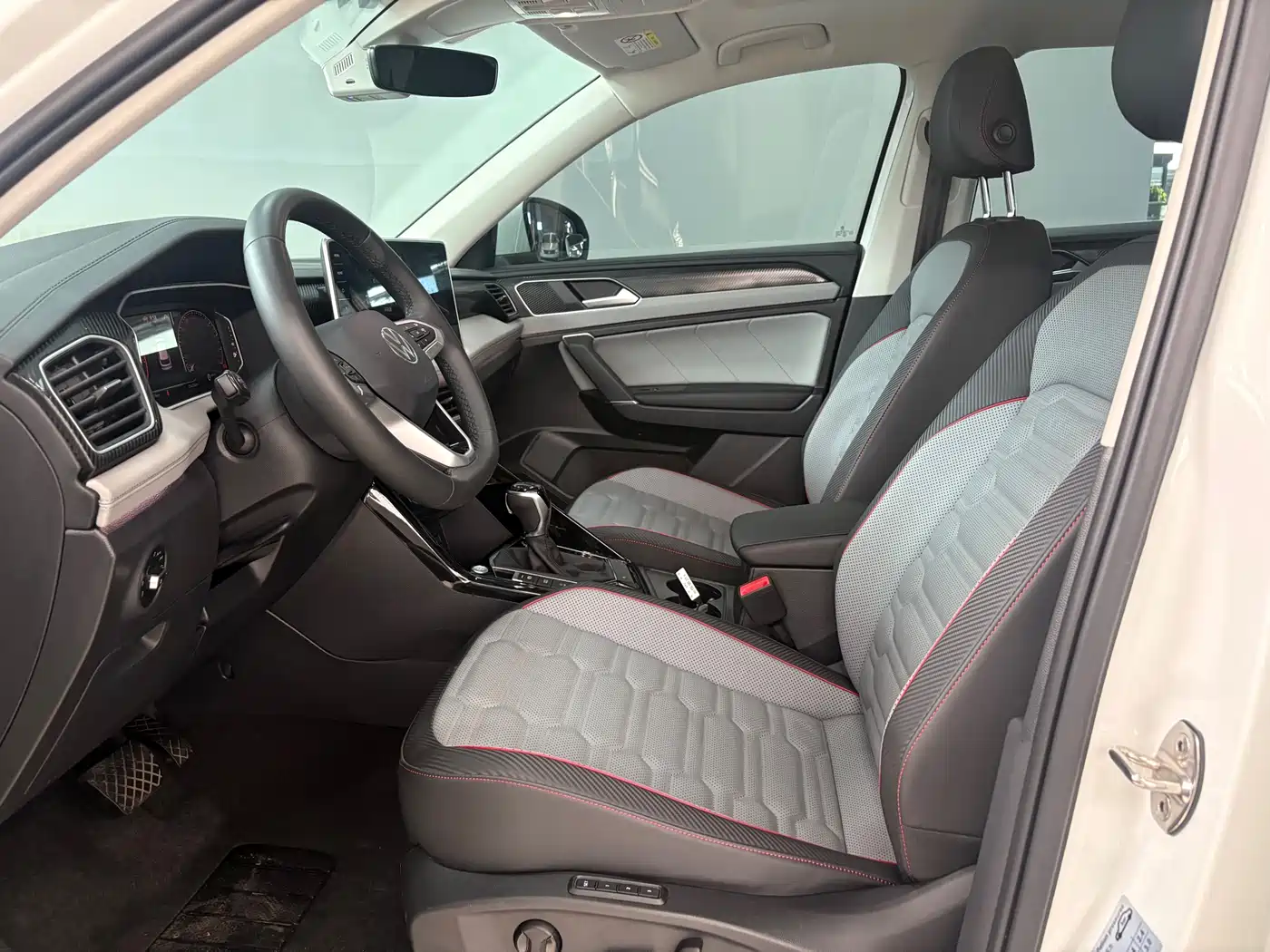 Volkswagen Tayron 2023 330TSI 2WD Luxury Plus Advanced Edition фото 10
