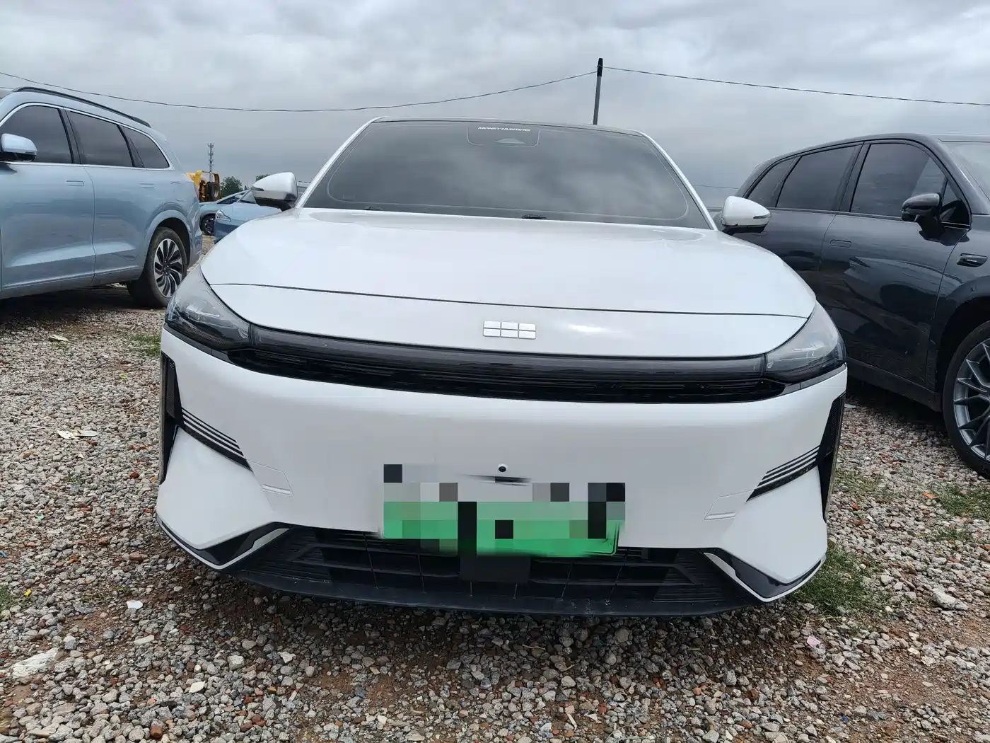 Geely Galaxy Galaxy L6 2025 EM-i 140km Voyage Edition фото 2