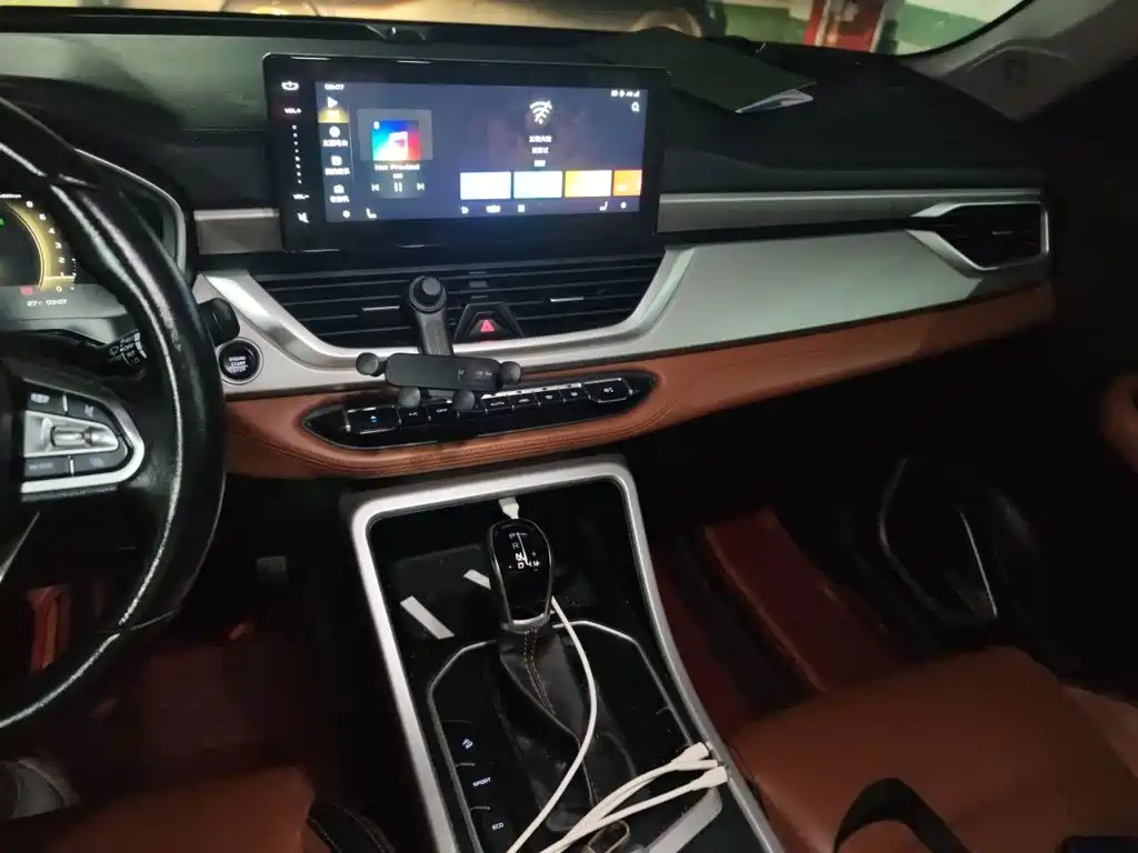 Фото 14 - Geely Emgrand X6