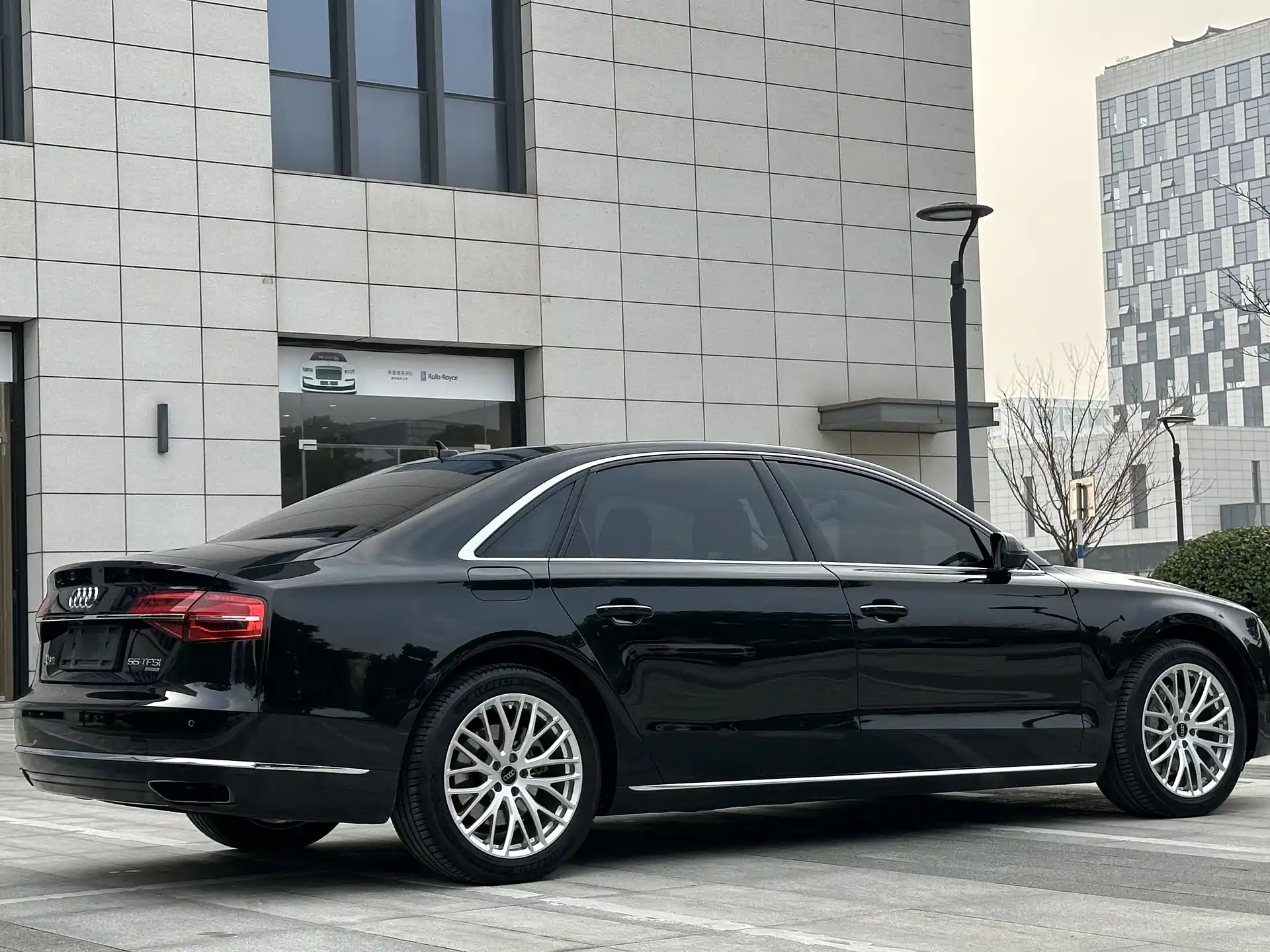 Фото 6 - Audi A8