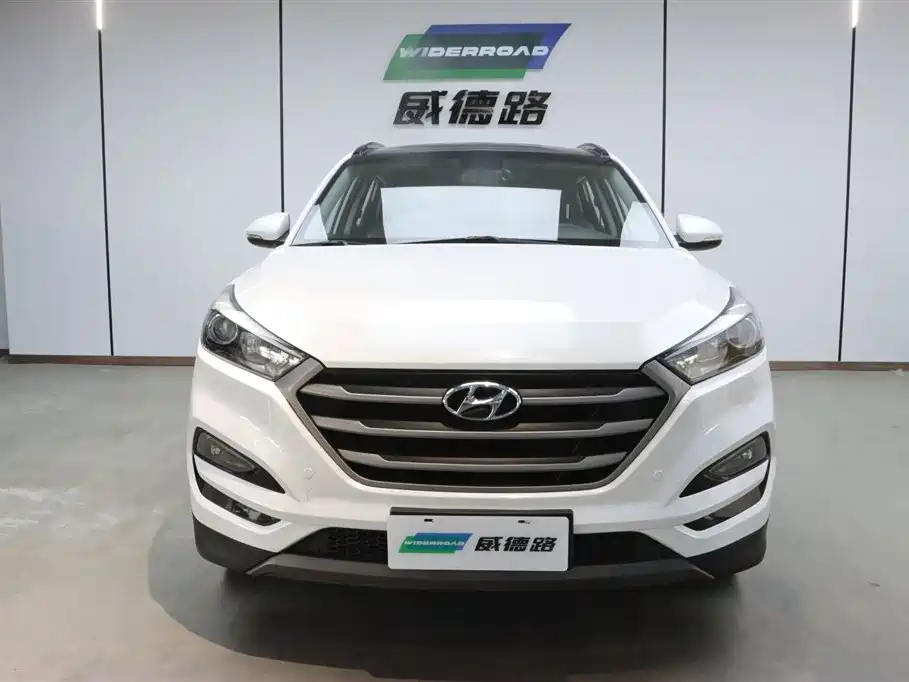 Hyundai Tucson 2015 1.6T Dual Clutch 2WD Smart фото 2