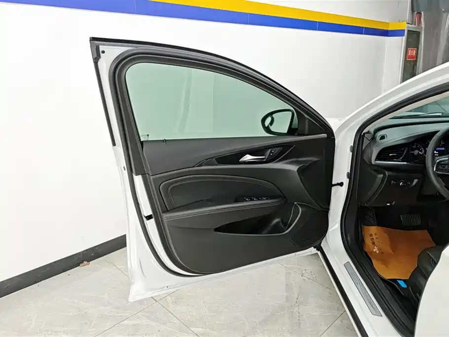 Buick Regal 2024 25T Ultra Comfort Edition фото 7